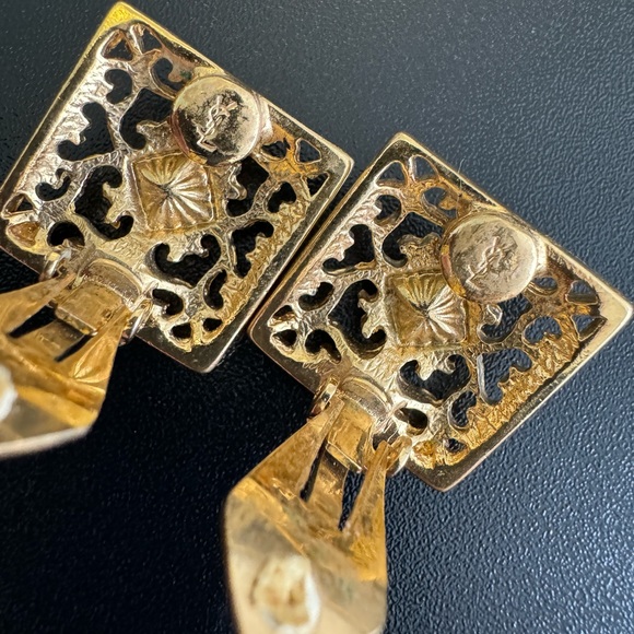 Authentic 18K gold plated Yves Saint Laurent vintage clip on earrings - Picture 9 of 13